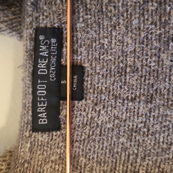 Barefoot Dreams Hooded Cardigan, size S - Picture 5 of 11